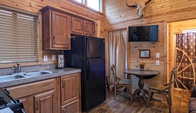 Cozy Cabin 10 - Garland Ranch