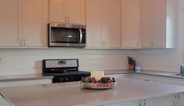 COZY CABIN- 2 bedroom cabin in peaceful Bridger