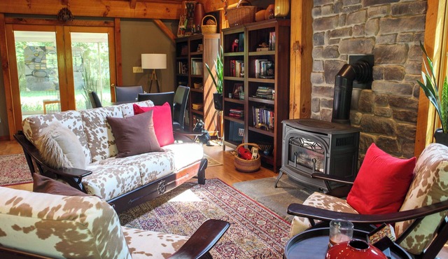 Cozy Cabin 2-Bedroom near Miami University in Oxford, OH