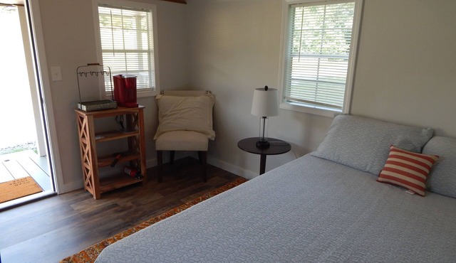 Cozy Cabin 3 at Bird's Nest Bunkies and Barn in Ellenboro with WiFi, AC, & Heat