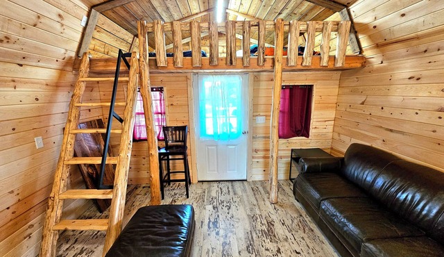Cozy cabin 8 minutes from Ark Encounter!