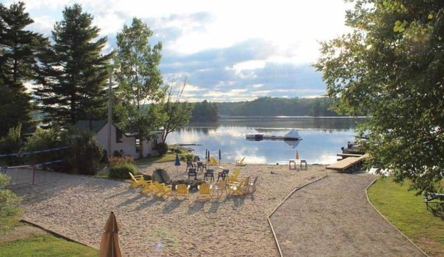 Cozy Cabin at the Lake on Muskoka Shores