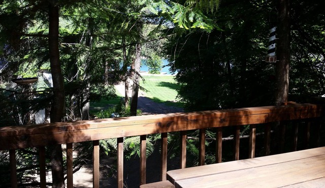 Cozy cabin at the lake