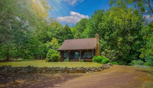 cozy cabin bordering shenandoah national park