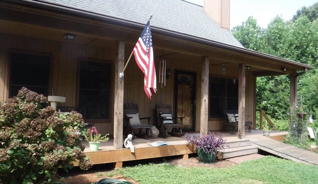 Cozy Cabin close to Clemson