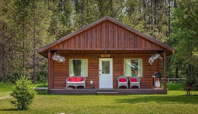 Cozy Cabin close to the West Entrance to Glacier National Park