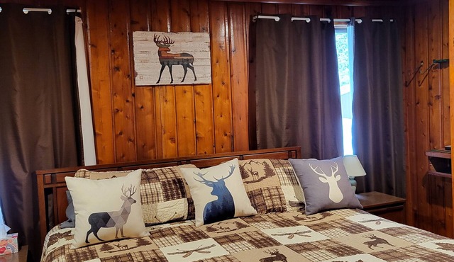 Cozy cabin close to trails!