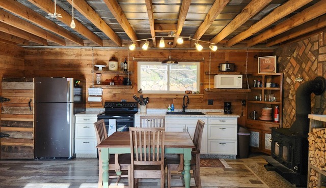 Cozy cabin close to Cave Run, bordering the Daniel Boone National Forest