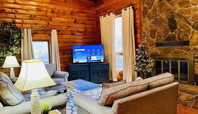 Cozy Cabin close to Virginia Tech and Radford University