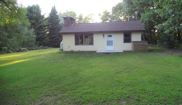 Cozy cabin close to White Potato Lake, 4-Wheeler and snowmobile trails