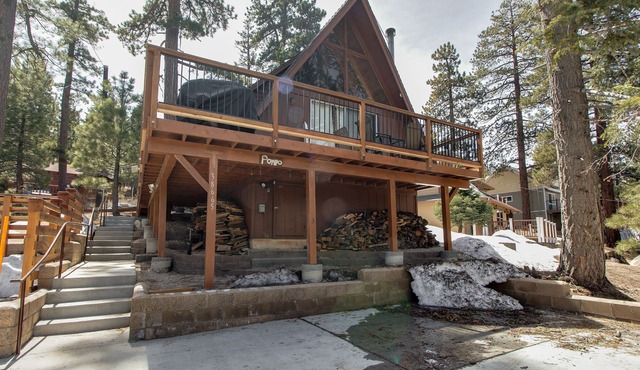 Cozy cabin close to Fisher Cove & Boulder Bay - short drive to skiing