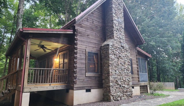Cozy Cabin Creek Getaway
