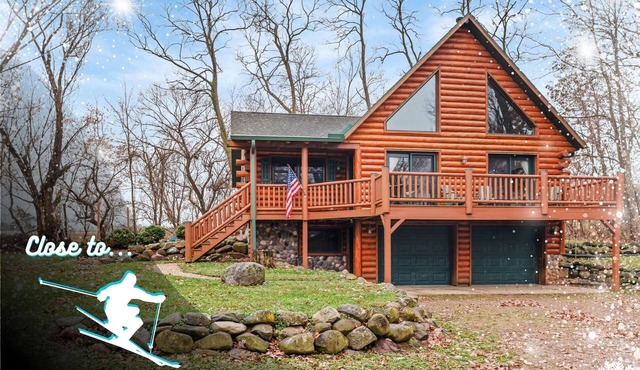 Cozy Cabin ~ Deck ~ Fire Pit ~ 10 Min to Dells