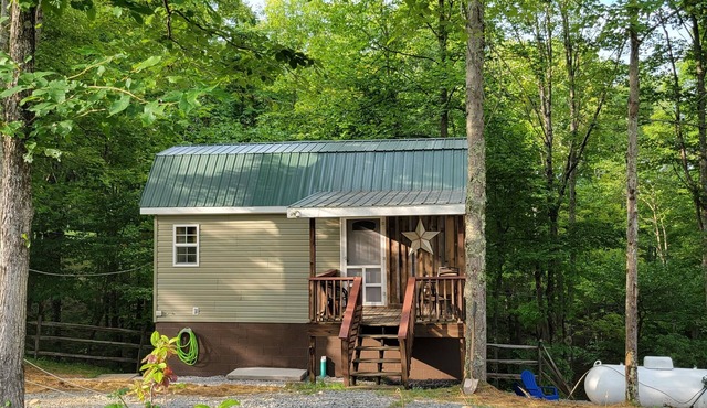 Cozy Cabin Down on the Farm