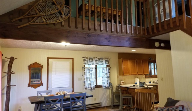 Cozy Cabin Escape in SawCreek Estates with pools, racquet sports, skiing & more