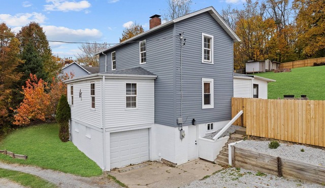 Cozy Cabin Feel Large Yard Dog Friendly Bar