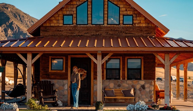 COZY Cabin for Couple Getaways-4 min to Hot Springs-Central to Utah's Mighty 5