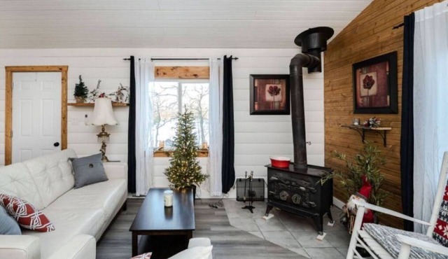 Cozy Cabin Getaway in St. Malo - Cabin 16
