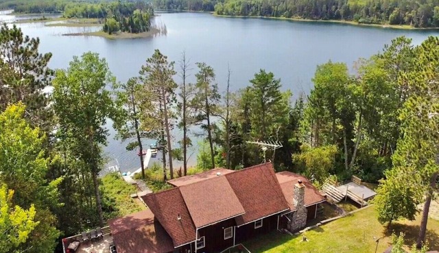 Cozy cabin getaway in northern Minnesota! Beds for 8.