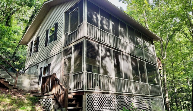 Cozy Cabin Getaway Near Bryson City