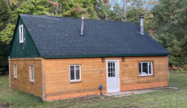 Cozy cabin great for vacationers, hunters/fishers, snowmobilers/ORVers!