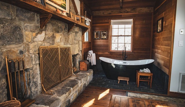 Cozy Cabin Hideaway | Minutes to Blue Ridge Parkway