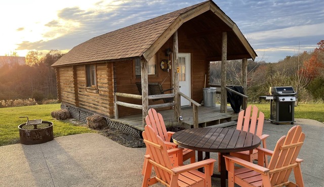 Cozy cabin hideaway with kitchen