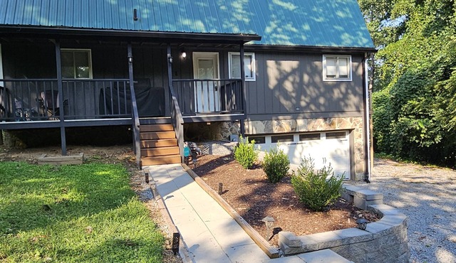 Cozy Cabin/Home with Pool Table 5 minutes from Chickamauga Lake