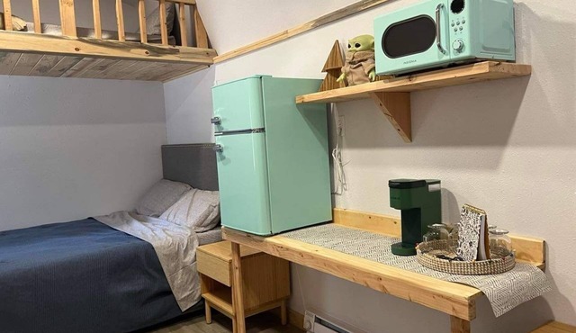 Cozy cabin in a private forest retreat!