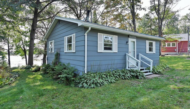Cozy cabin in beautiful Sarona, WI in the Long Lake Area