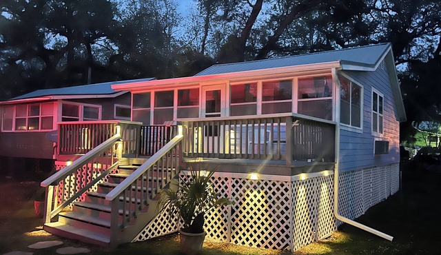 Cozy cabin in charming Bon Secour across from Bon Secour River