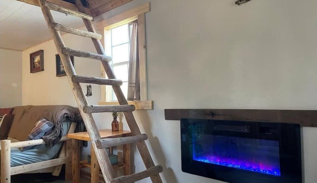 Cozy cabin in charming Kalispell near Glacier Park