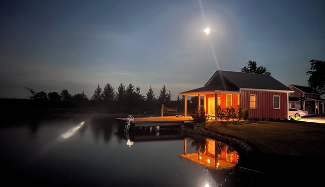 Cozy cabin in Cloverdale