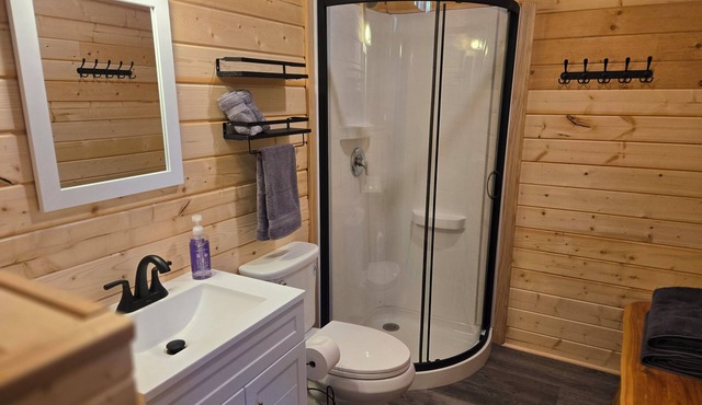 Cozy cabin in delightful Mineral, VA minutes from Lake Anna and it's attractions
