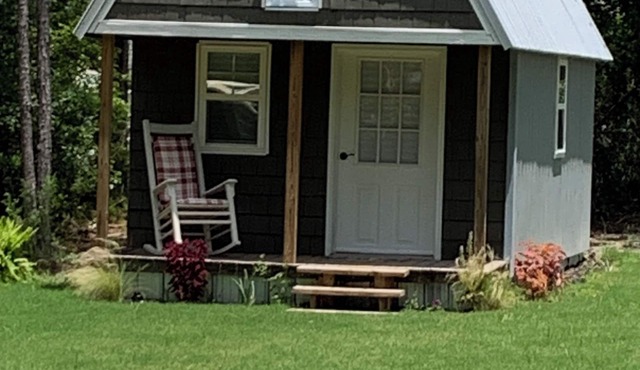 Cozy cabin in Eastman with all the amenitiesn+ space and privacy