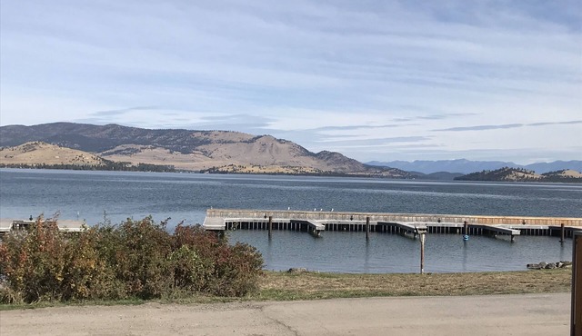 Cozy cabin in Flathead Lake