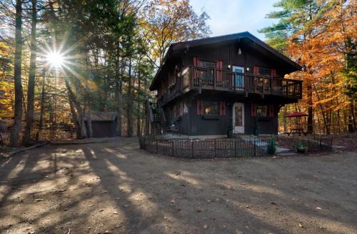 Cozy Cabin in Heart of Conway