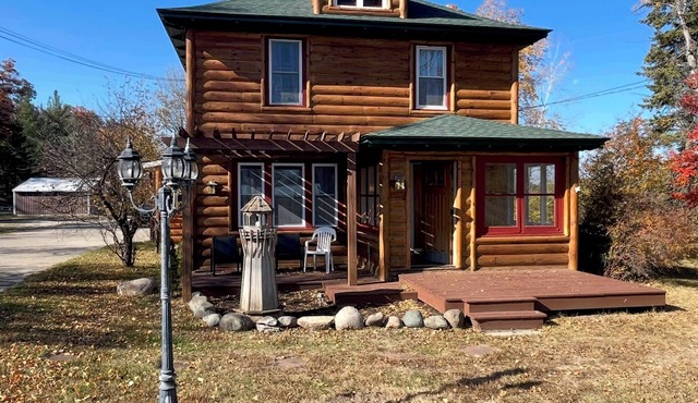 Cozy cabin in Mio 4 Bedroom, Game Room Adjacent to Ausable River & ORV trails
