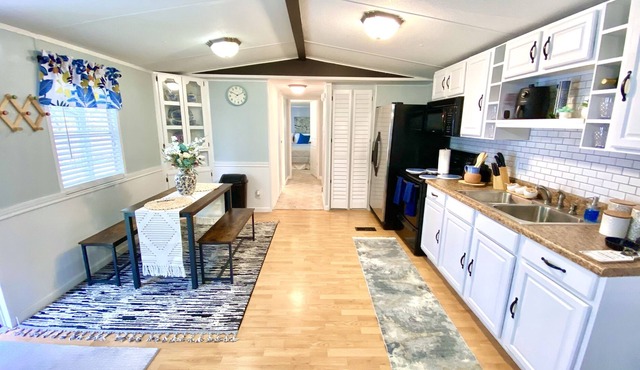 Cozy Cabin in Orlando - Snowbird Paradise