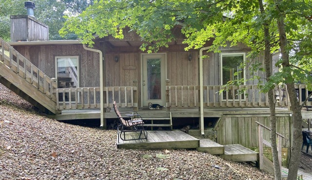 Cozy Cabin in Quiet Cove with Private Boat Dock