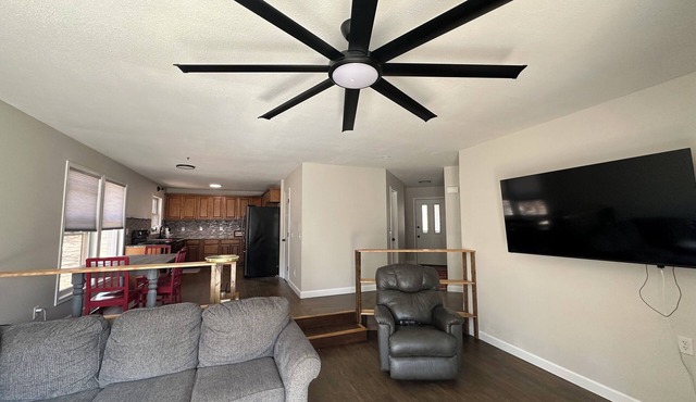 Cozy cabin in serene Bella Vista with WiFi and AC