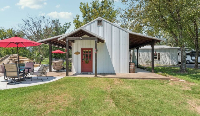 Cozy Cabin in the Country with resort style pool! Secluded, Slide and Waterfall