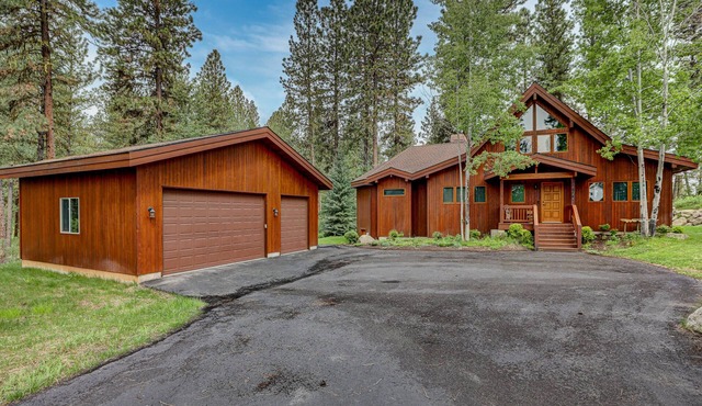 Cozy cabin in the heartland of outdoor recreation for every age and ability.