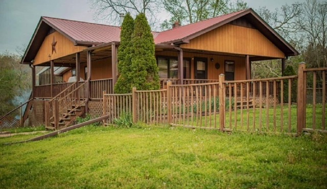 Cozy Cabin in the HEART of the Ozark National Scenic Riverway!