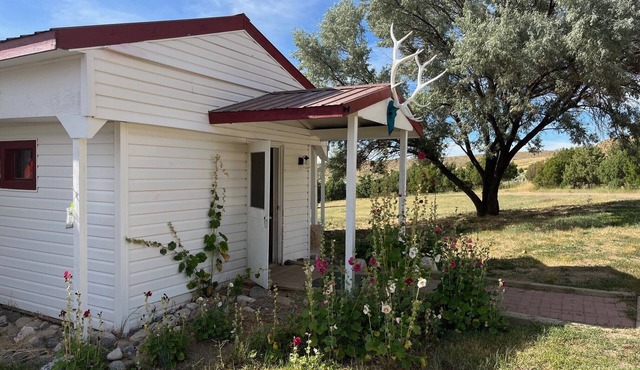 Cozy cabin in the heart of off-road heaven! Bring your SxS's and sunscreen!