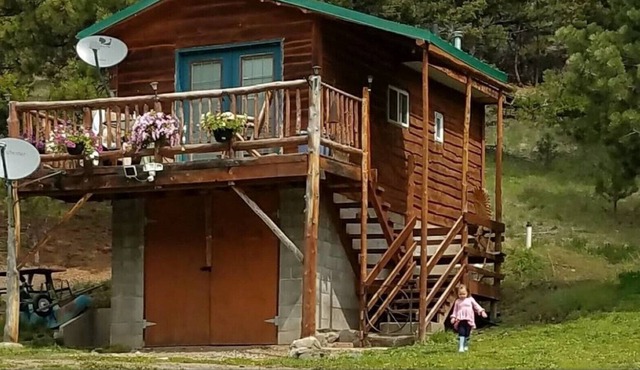 Cozy Cabin In The Mountains- Cabin Creek Ranch