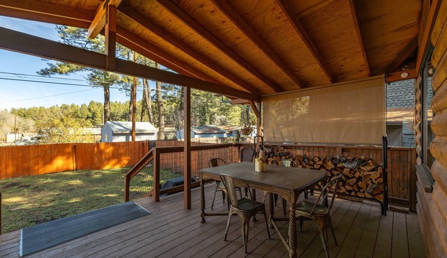 Cozy Cabin in the Pines w/Grill & Outdoor Dining