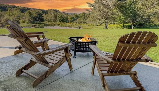 Cozy cabin in the Little Valley mountains. Only 10 minutes from Ellicottville!