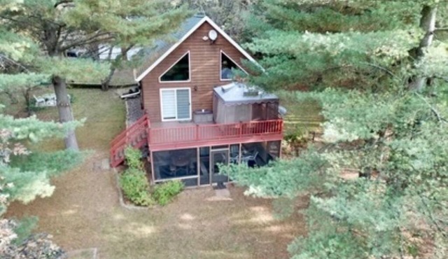 Cozy cabin in the woods on Big Trade Lake with Sauna and All Natural Cold Plunge
