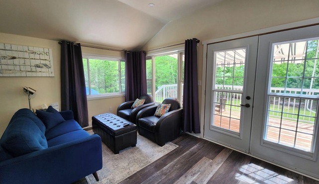 COZY CABIN IN THE WOODS FOR 2. SPACIOUS WELL APPOINTED. NEW LISTING!